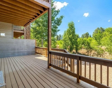 1400 W Navajo Lane - Photo Thumbnail 8