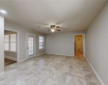 1006 Woodhaven Circle - Photo Thumbnail 10