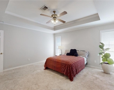 1006 Woodhaven Circle - Photo Thumbnail 16