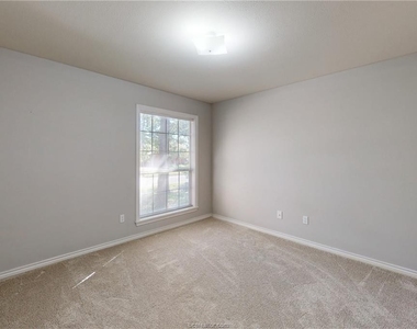 1006 Woodhaven Circle - Photo Thumbnail 24