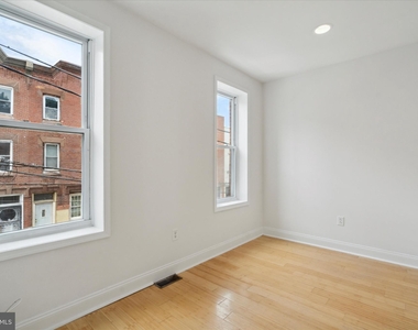 2121 N 18th Street - Photo Thumbnail 10