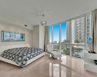 18101 Collins Ave - Photo Thumbnail 32