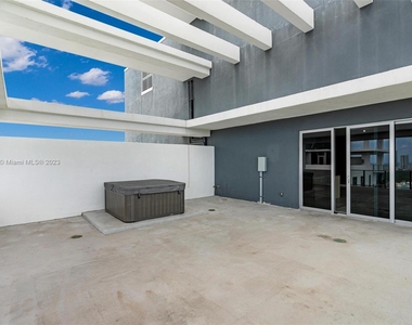 16385 Biscayne Blvd - Photo Thumbnail 42