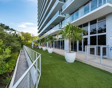 16385 Biscayne Blvd - Photo Thumbnail 90