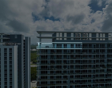 16385 Biscayne Blvd - Photo Thumbnail 3