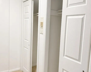 270 West 25th Street - Photo Thumbnail 3