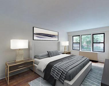 East 63rd Street - Photo Thumbnail 4