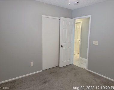 1826 Capilano Lane - Photo Thumbnail 19