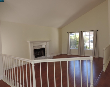 2190 Canyon Crest Ave - Photo Thumbnail 5