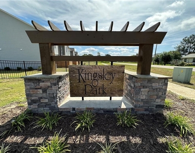 1015 Kingscote Drive Drive - Photo Thumbnail 3