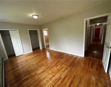 764 Warwick Street - Photo Thumbnail 11
