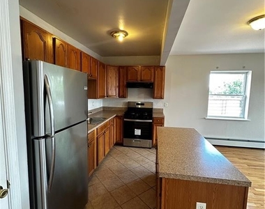 764 Warwick Street - Photo Thumbnail 5