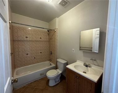 764 Warwick Street - Photo Thumbnail 13