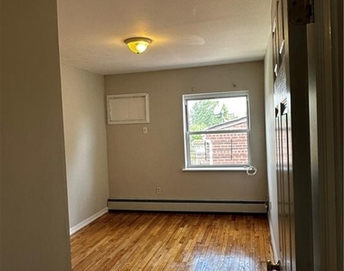 764 Warwick Street - Photo Thumbnail 9