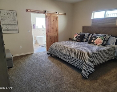 3255 Silver Saddle Dr - Photo Thumbnail 16