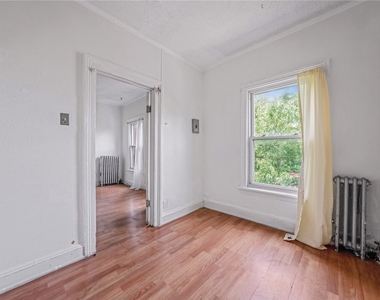 542 Lafayette Avenue - Photo Thumbnail 5