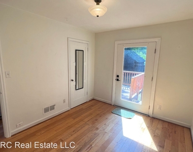 5615 N Wilbur Avenue - Photo Thumbnail 9