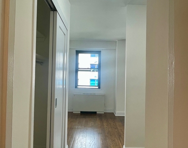 400 East 89th Street, 6N - Photo Thumbnail 5