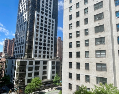 400 East 89th Street, 6N - Photo Thumbnail 4