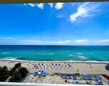 19201 Collins Ave - Photo Thumbnail 0