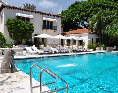 7813 Fisher Island Dr - Photo Thumbnail 4