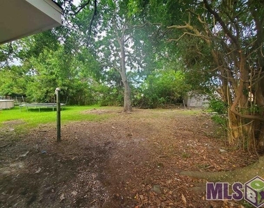 2922 Canonicus St - Photo Thumbnail 4