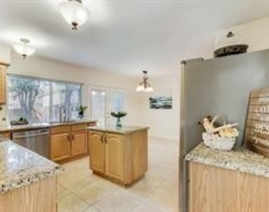 464 Woodway Drive - Photo Thumbnail 1