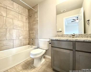 4110 Swans Landing - Photo Thumbnail 12