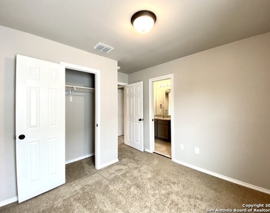 4110 Swans Landing - Photo Thumbnail 17