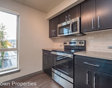 5885 S Macadam Avenue - Photo Thumbnail 3