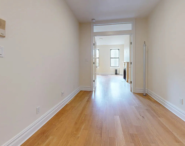 E 7th St & 3rd Ave - Photo Thumbnail 2