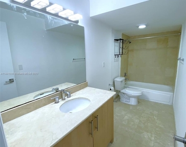 10275 Collins Ave - Photo Thumbnail 13