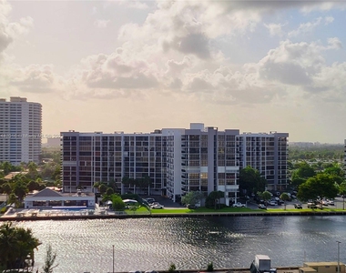 3505 S Ocean Dr - Photo Thumbnail 7