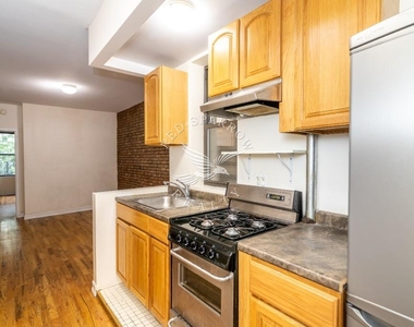 420 East 83rd Street - Photo Thumbnail 6