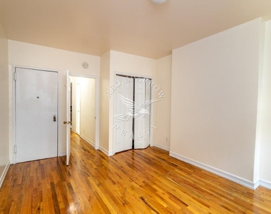 420 East 83rd Street - Photo Thumbnail 3