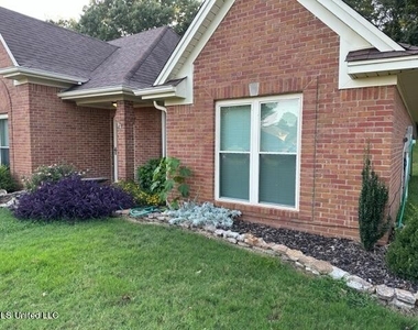 6783 Oak Forest Drive - Photo Thumbnail 24