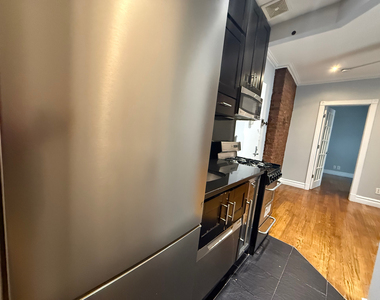 410 East 13th Street - Photo Thumbnail 8