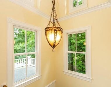 206 E Jefferson St - Photo Thumbnail 7