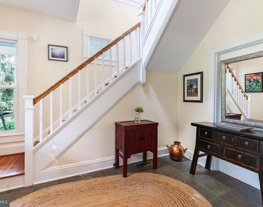206 E Jefferson St - Photo Thumbnail 8