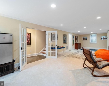 206 E Jefferson St - Photo Thumbnail 34