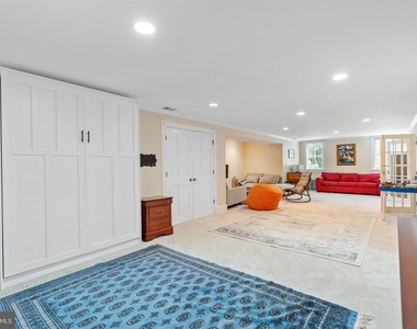 206 E Jefferson St - Photo Thumbnail 37