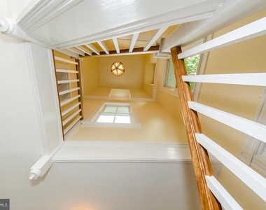 206 E Jefferson St - Photo Thumbnail 6