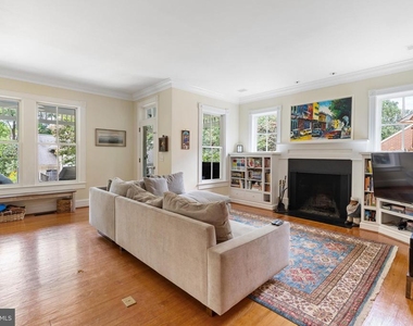 206 E Jefferson St - Photo Thumbnail 14