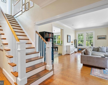 206 E Jefferson St - Photo Thumbnail 23
