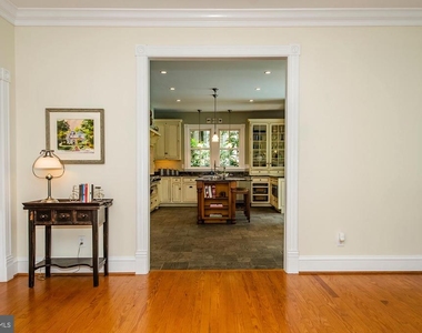 206 E Jefferson St - Photo Thumbnail 17