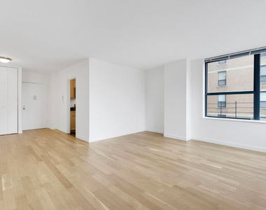 West 87 Street - Photo Thumbnail 1