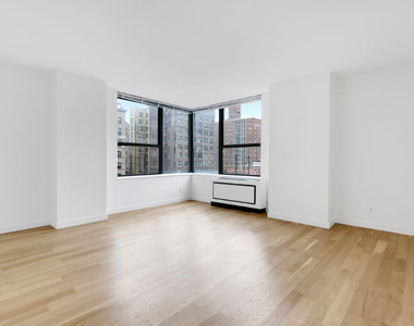 West 87 Street - Photo Thumbnail 3