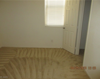 9186 Valley Betica Avenue - Photo Thumbnail 2