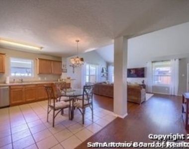 313 Brahma Way - Photo Thumbnail 7