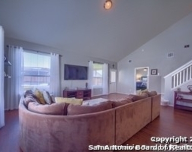 313 Brahma Way - Photo Thumbnail 14